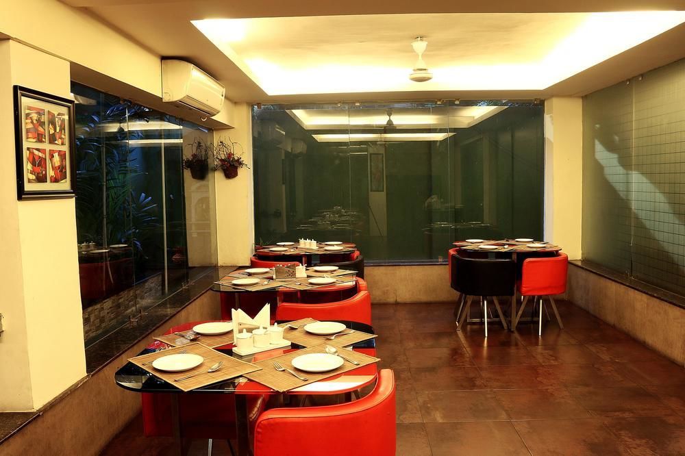 Oyo Premium New Alipore South 3*